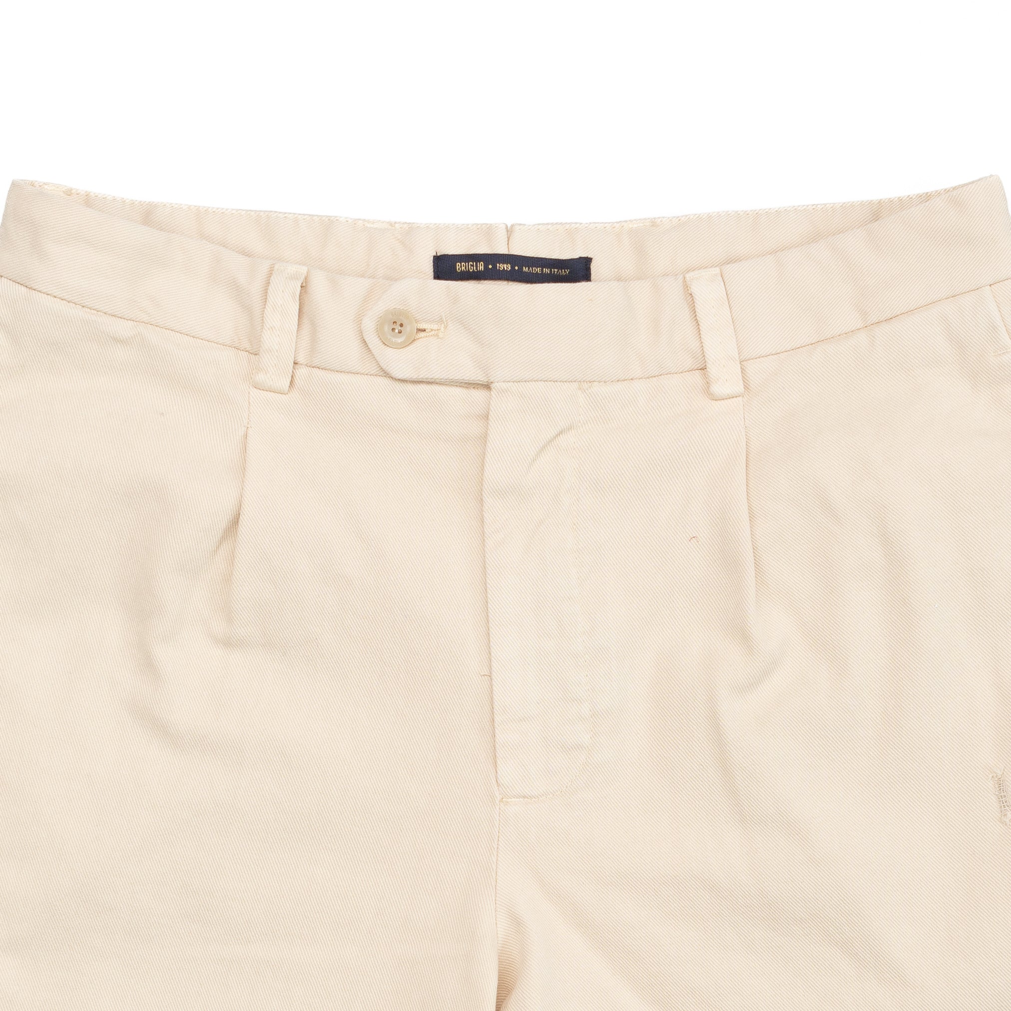 Gurkadt Shorts in Off White