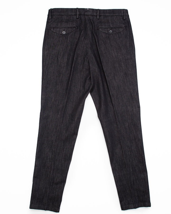 The BG02 Pant in Dark Grey