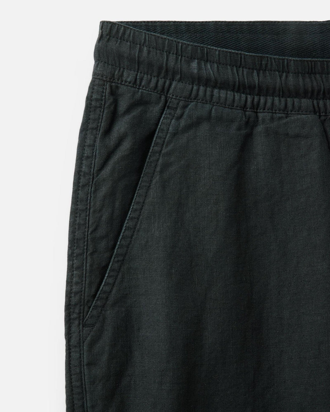 The Apres Short in Coal Hemp