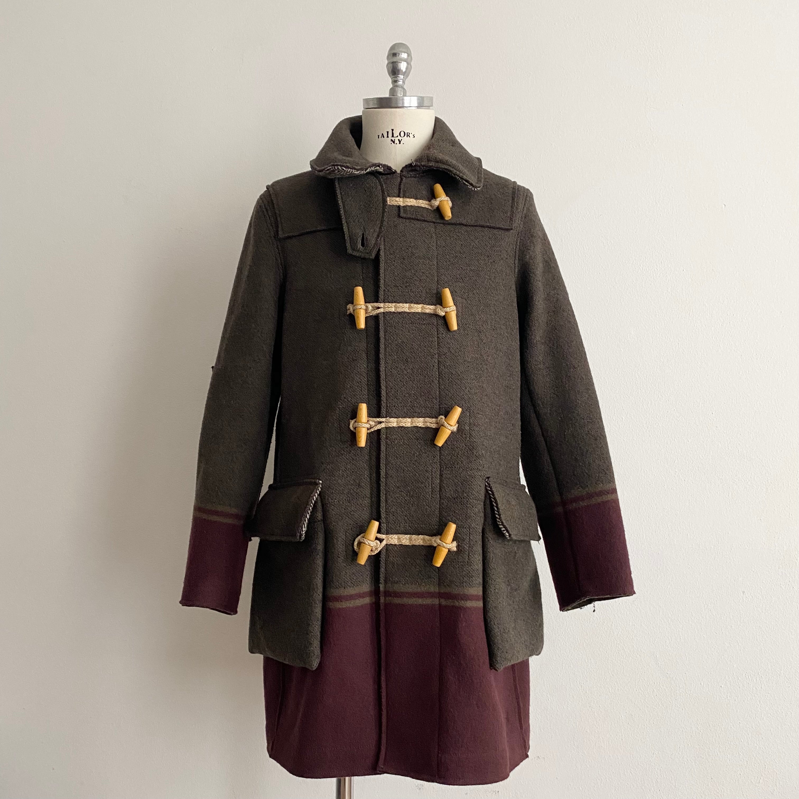 Duffle Coat with Strong Lines - L